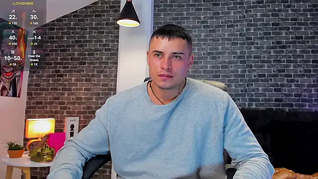 connorsmiith online show from September 2025 01:11:02 PM