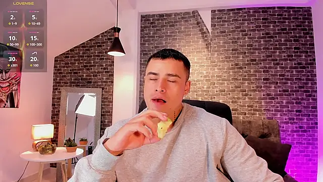 connorsmiith online show from October 2025 11:30:01 AM