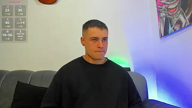 connorsmiith online show from October 2025 02:12:01 AM