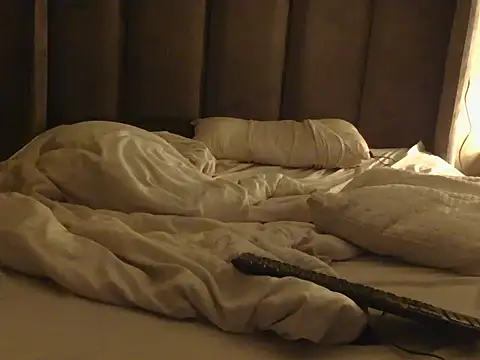 Ivysol online show from October 2025 03:37:02 AM