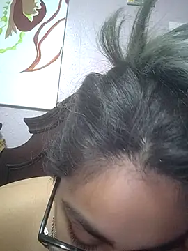 Lovelyrainn online show from November 2025 10:59:02 AM