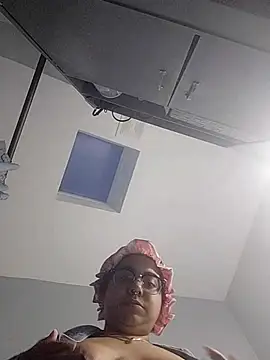 Lovelyrainn online show from November 2025 12:22:01 PM