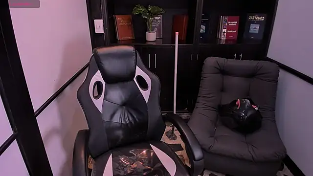 SharonQueen1 online show from November 2025 12:38:01 PM