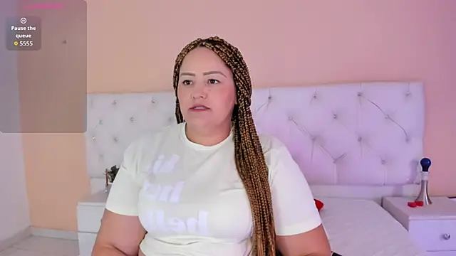 katte landerr online show from October 2025 01:01:02 PM