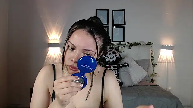 Megan 05  online show from November 2025 06:37:02 PM