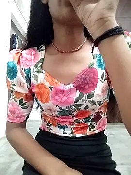 Naina 04 online show from October 2025 03:52:01 PM