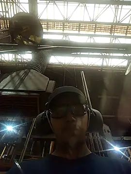 safadinhoo007 online show from October 2025 01:06:02 PM