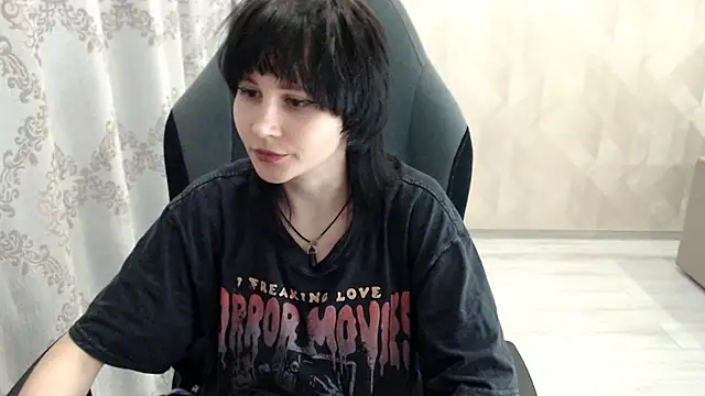 MistyDark online show from October 2025 09:32:01 AM