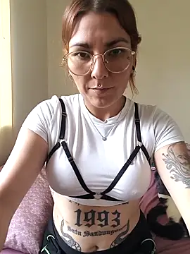 Snapshot of xjuanaxmaldadxxx chatting on November 2025 06:07:01 PM xjuanaxmaldadxxx online show from November 2025 06:07:01 PM