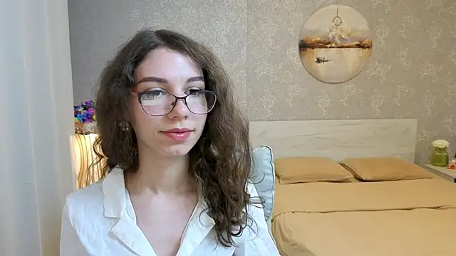KellyShines online show from June 2026 06:18:02 PM