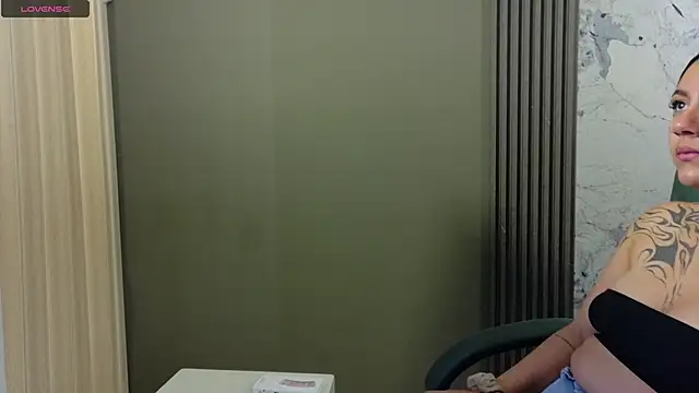 Megara 25 online show from September 2025 12:32:01 PM