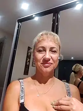 Snapshot of KissMiSveet chatting on September 2025 05:15:02 PM KissMiSveet online show from September 2025 05:15:02 PM