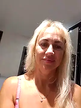 Snapshot of KissMiSveet chatting on September 2025 05:10:02 AM KissMiSveet online show from September 2025 05:10:02 AM