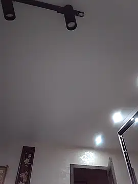 Snapshot of KissMiSveet chatting on October 2025 05:43:02 AM KissMiSveet online show from October 2025 05:43:02 AM