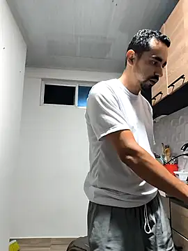 stivenlujan69 online show from November 2025 02:45:01 AM