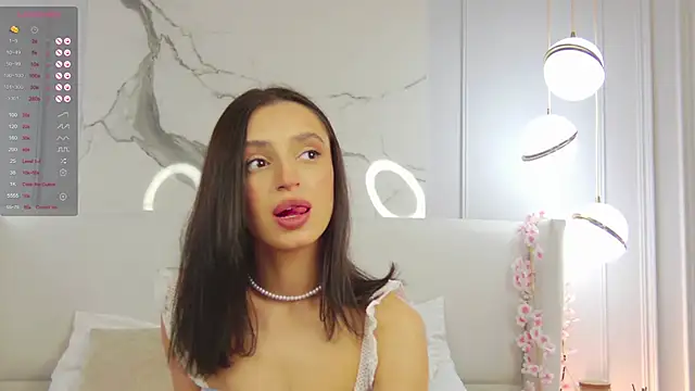 AdoraCortes online show from November 2025 05:28:02 AM