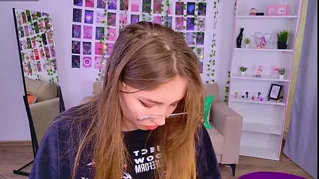 Moon  Bunny online show from February 2026 12:27:01 PM