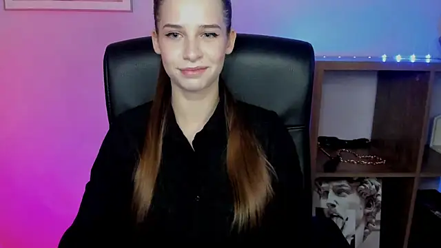 LuxMaya online show from December 2025 07:37:01 AM