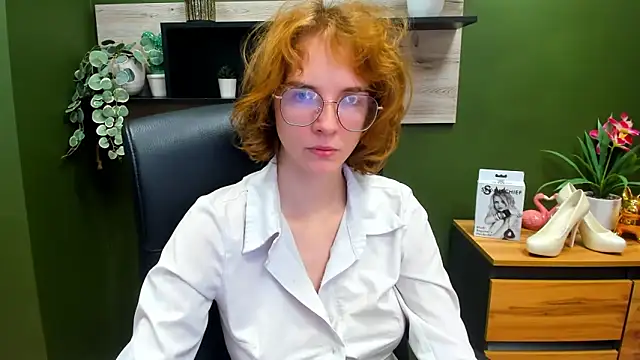 juicyPenny online show from October 2025 06:24:01 AM