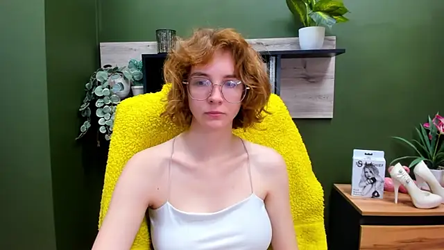 juicyPenny online show from October 2025 06:47:02 AM