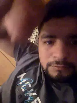 UntidyGuar online show from November 2025 10:42:02 PM