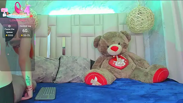 NikkyyRed online show from September 2025 03:50:01 AM