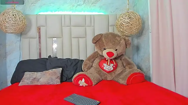 NikkyyRed online show from October 2025 03:26:02 AM