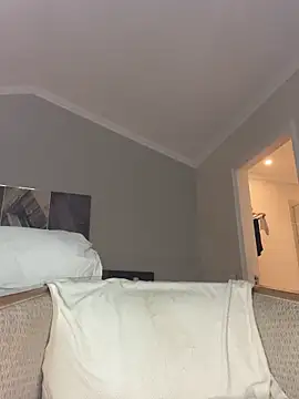 prettydollyy online show from April 2026 08:09:01 PM