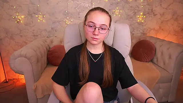 ArrinaWairr online show from February 2026 08:29:01 AM