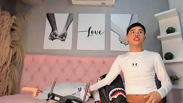 Jim twink online show from September 2025 02:13:02 AM