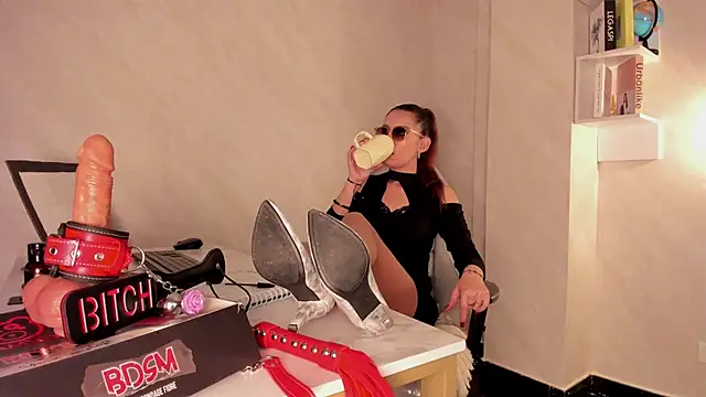 VidiaStons online show from November 2025 02:50:02 PM