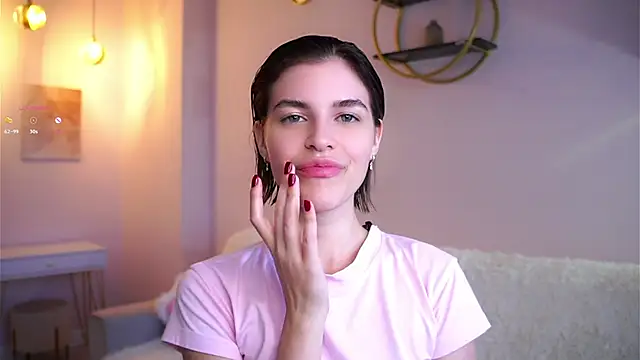 EleneButton online show from September 2025 01:33:01 AM