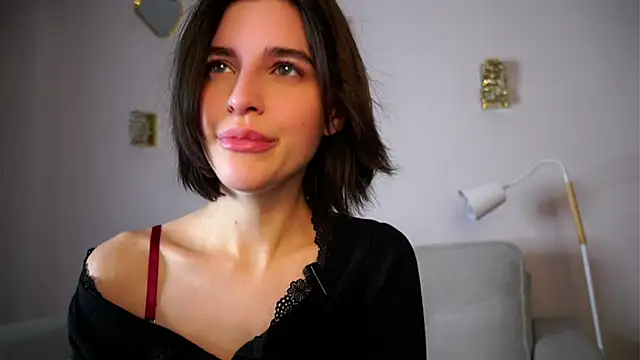 EleneButton online show from December 2025 01:13:01 AM