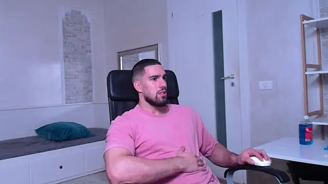 IvanHydee online show from September 2025 04:34:02 AM