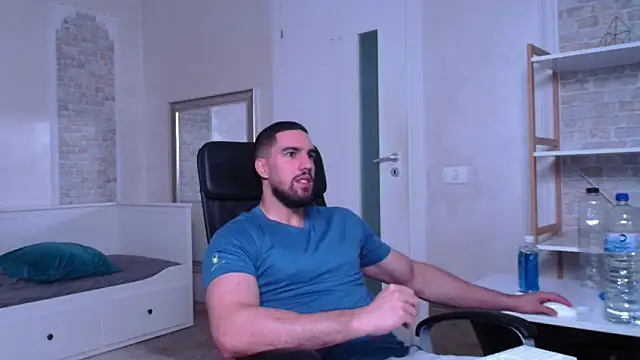 IvanHydee online show from September 2025 04:36:02 AM