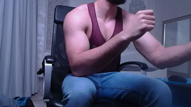 IvanHydee online show from October 2025 04:43:02 AM