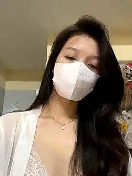 Miinami online show from October 2025 12:23:02 PM