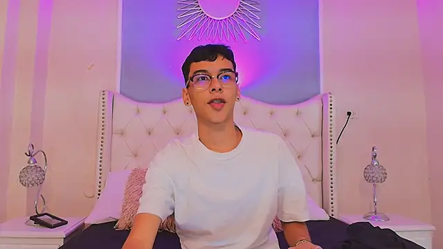 Aiden Royce online show from September 2025 08:19:01 PM