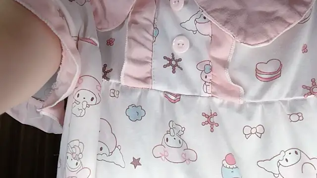 EnEn xiaobao online show from November 2025 04:17:02 PM