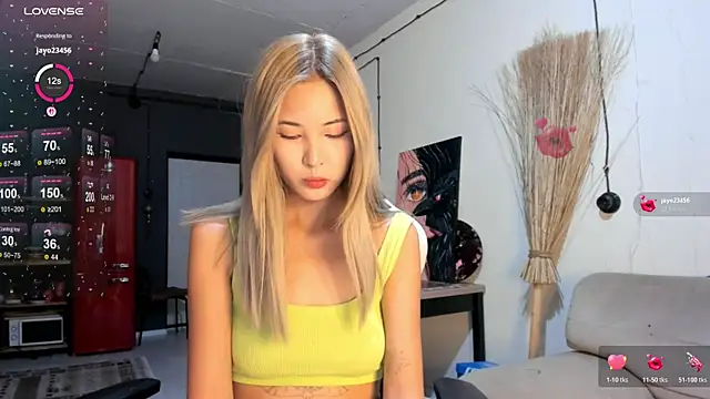 Snapshot of Korean_blink chatting on July 2026 06:17:01 PM Korean blink online show from July 2026 06:17:01 PM