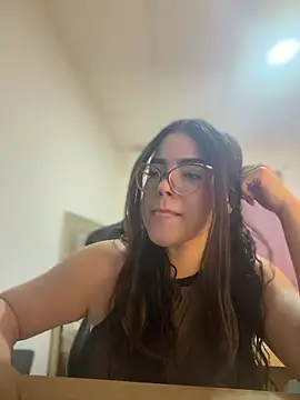 Snapshot of Valentina2390 chatting on July 2026 02:14:01 AM Valentina2390 online show from July 2026 02:14:01 AM