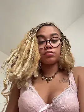 sexentrevoisin online show from March 2026 01:51:03 PM