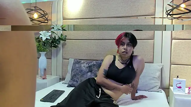 AnnieAndReach online show from October 2025 08:09:02 PM