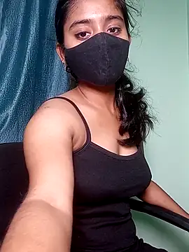 shrutee12 online show from April 2026 06:10:01 PM