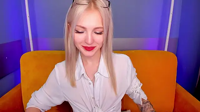 LisaFoxyMe online show from November 2025 08:49:02 AM