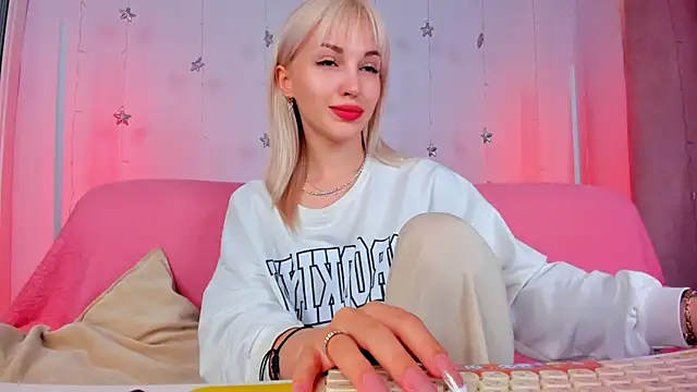 LisaFoxyMe online show from June 2026 01:14:02 AM