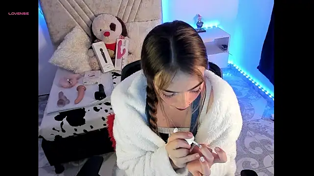 Mia Victoria22 online show from April 2026 02:11:02 AM