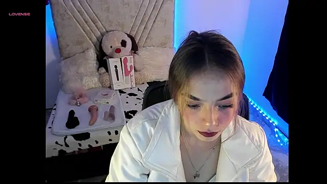 Mia Victoria22 online show from April 2026 02:10:01 AM