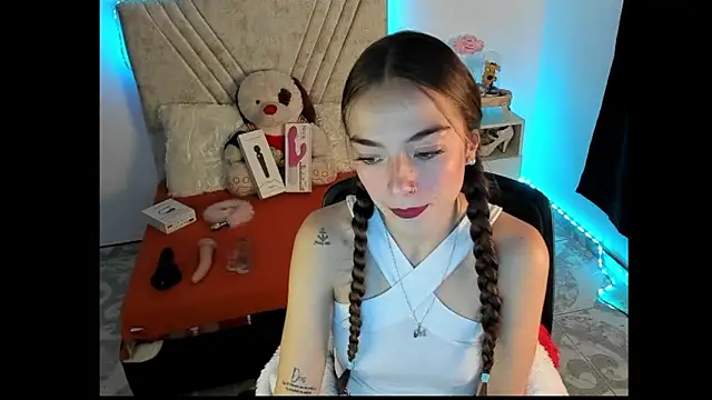 Snapshot of Mia_Victoria22 chatting on July 2026 02:20:02 AM Mia Victoria22 online show from July 2026 02:20:02 AM
