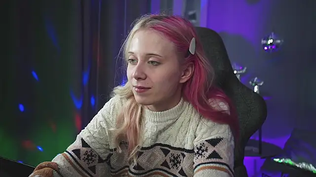 SakuraBliss online show from October 2025 01:23:01 PM